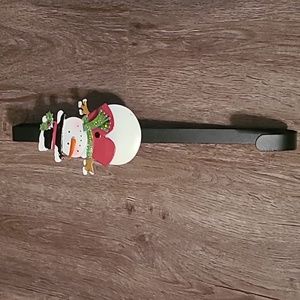 FESTIVE HOLIDAY SNOWMAN DOOR WREATH HOLDER